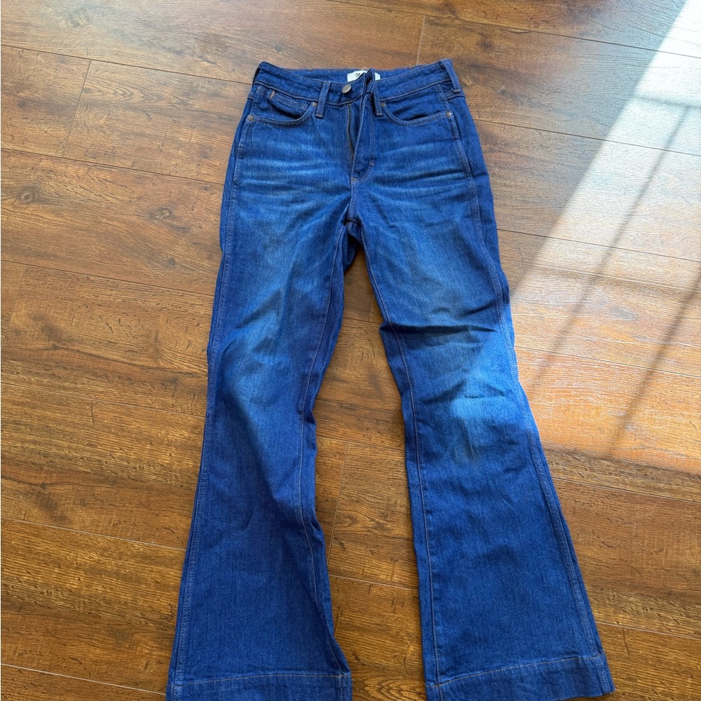 Classic Blue Women's Wrangler Jeans